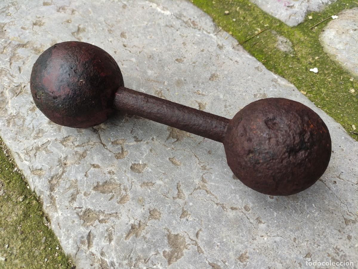 Coleccionismo deportivo: Mancuerna antigua 2kilos - Foto 1