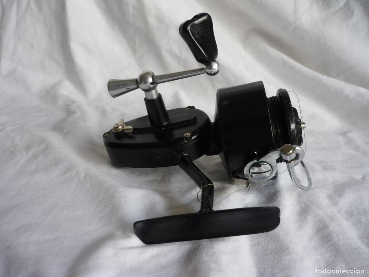 Coleccionismo deportivo: Carrete de pesca con bobina extra MItchell 300 funcionando - Foto 5