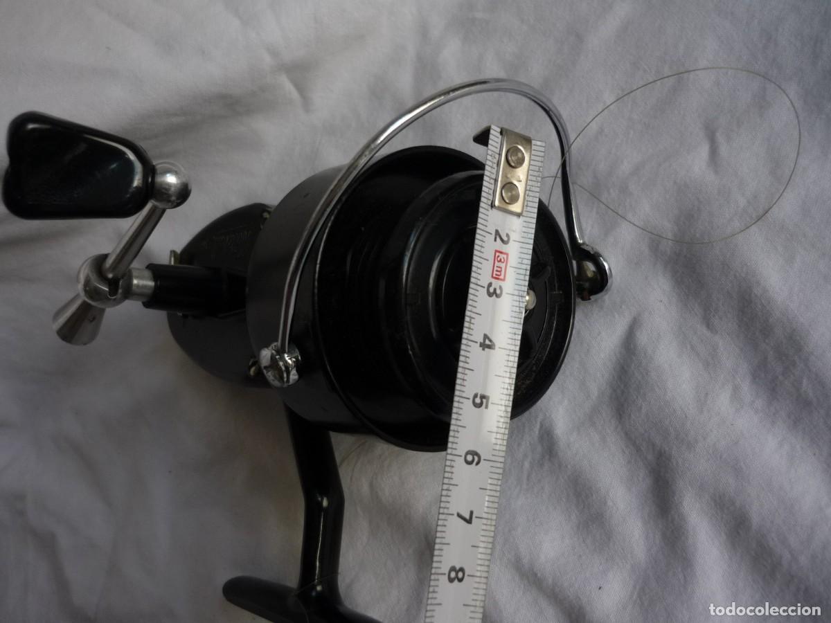 Coleccionismo deportivo: Carrete de pesca con bobina extra MItchell 300 funcionando - Foto 14
