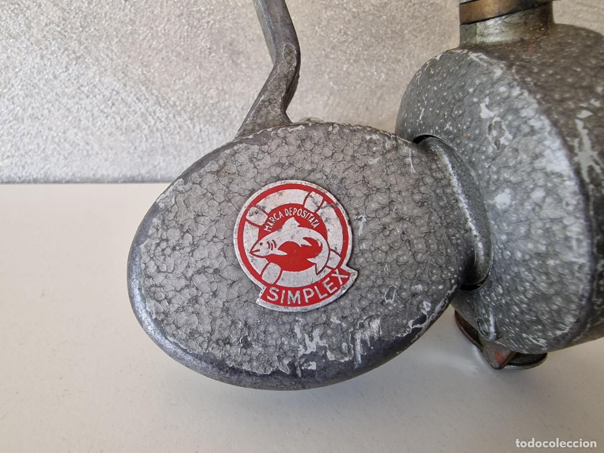 Coleccionismo deportivo: ANTIGUO CARRETE DE PESCA SIMPLEX - Foto 2