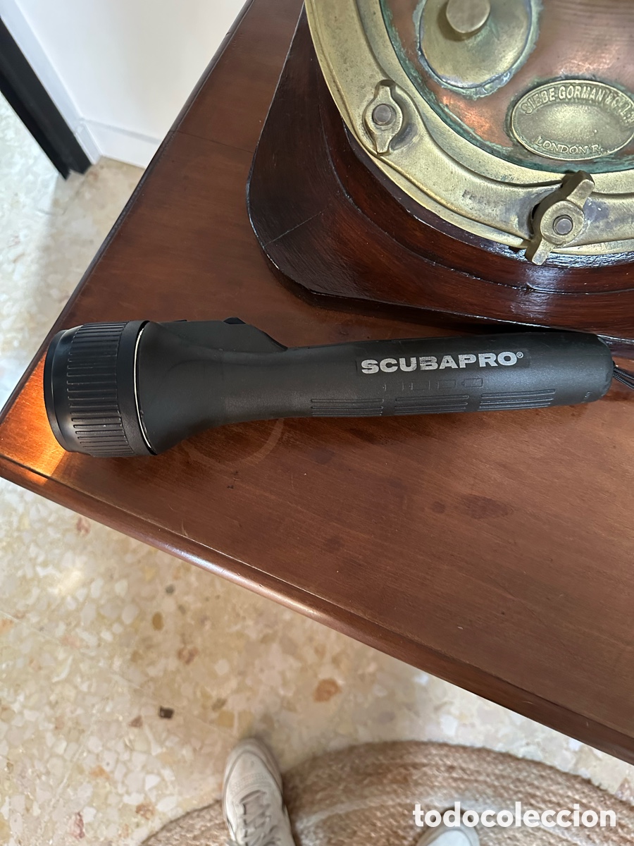Coleccionismo deportivo: Linterna vintage buceo Scubapro. - Foto 12
