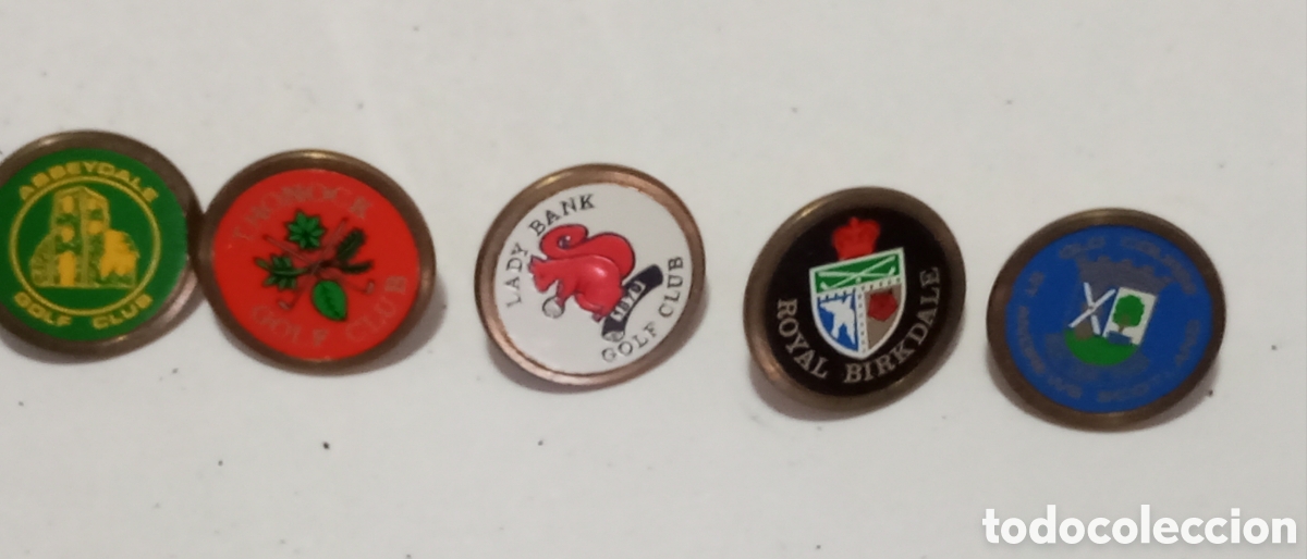 Coleccionismo deportivo: 5 marcadores de bolas de golf de lat&oacute;n 3/4&rdquo; - Foto 1