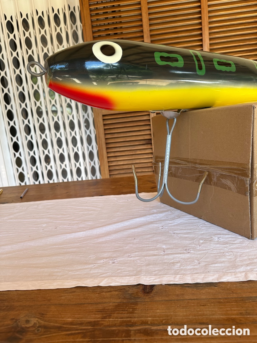 Coleccionismo deportivo: Se&ntilde;uelo Rapala de exposici&oacute;n. - Foto 3