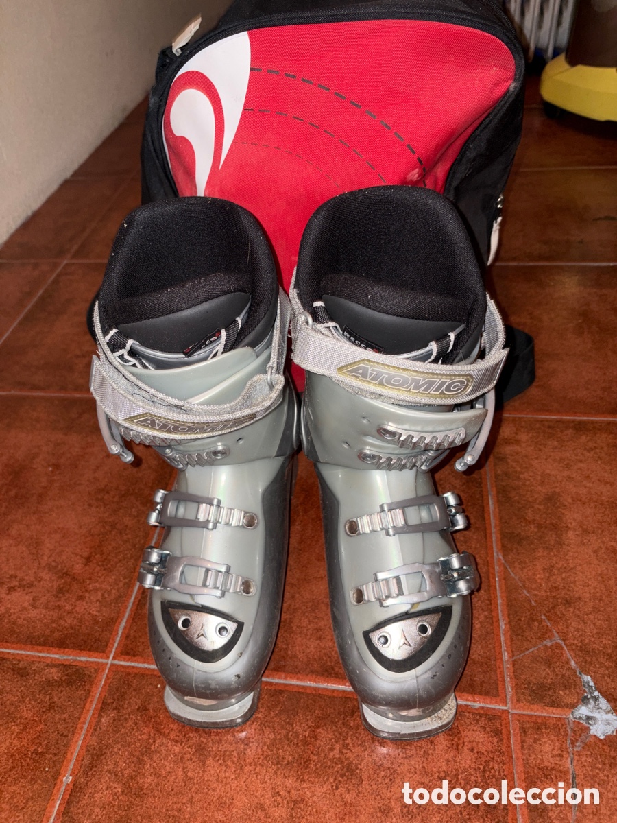 Coleccionismo deportivo: Botas at&oacute;micas B3 buen est&aacute;do - Foto 1