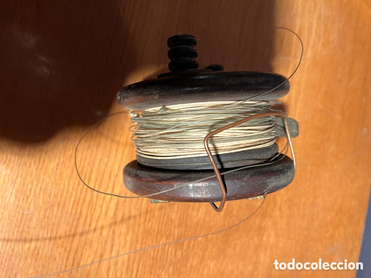 Coleccionismo deportivo: CARRETE PESCA ANTIGUO MADERA - Foto 3