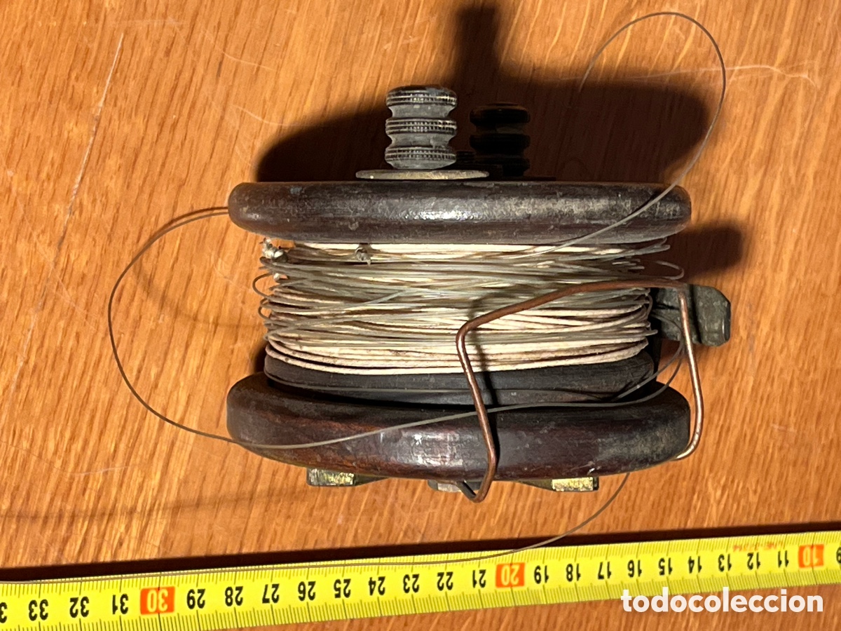 Coleccionismo deportivo: CARRETE PESCA ANTIGUO MADERA - Foto 4