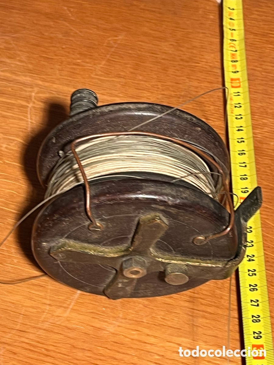 Coleccionismo deportivo: CARRETE PESCA ANTIGUO MADERA - Foto 5