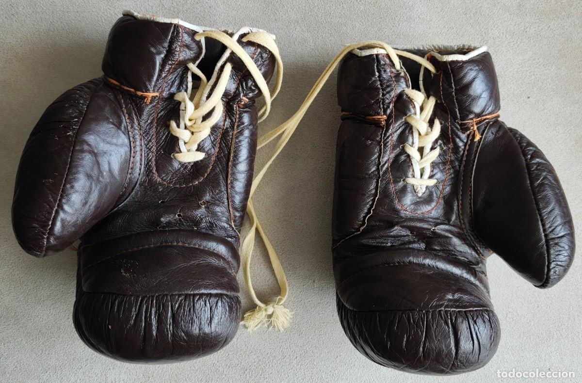 Coleccionismo deportivo: GUANTES INFANTILES VINTAGE DE BOXEO DE LA MARCA IDM CLUB ESTILO RETRO CON CIERRE DE CORD&Oacute;N - 6 onzas