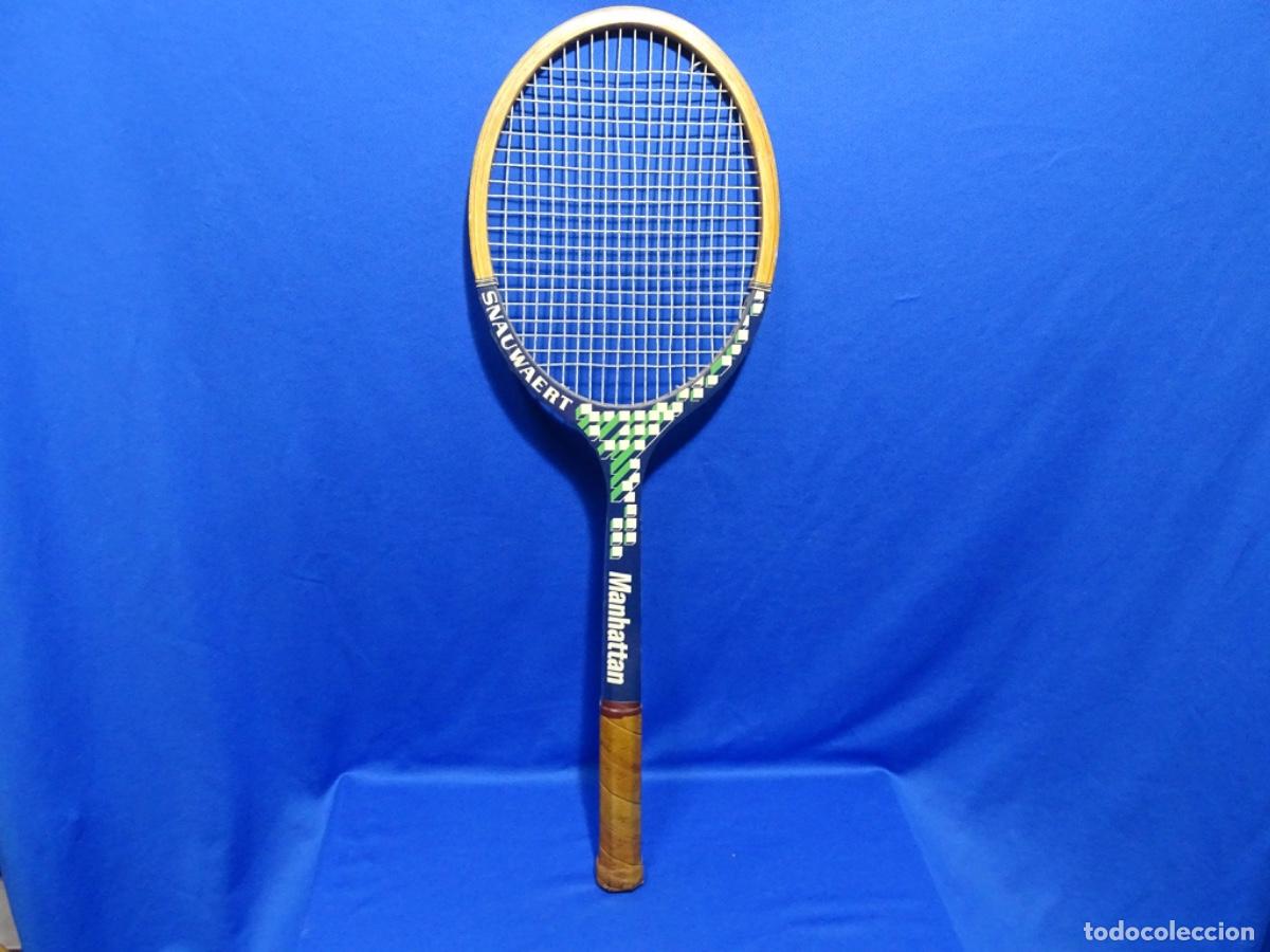 Collectionnisme sportif: ANTIGUA RAQUETA EN MADERA SNAUWAERT MANHATTAN.