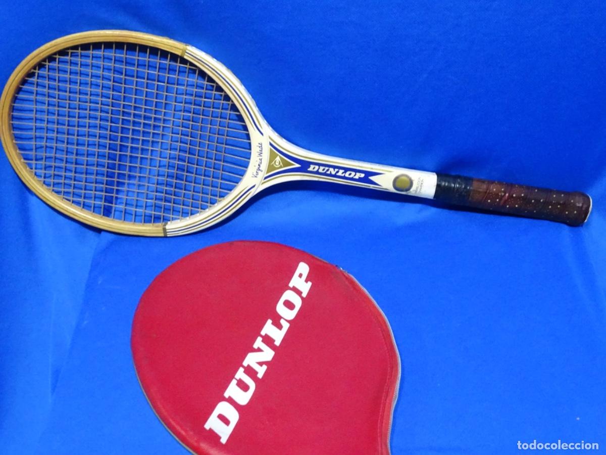 Coleccionismo deportivo: ANTIGUA RAQUETA EN MADERA DUNLOP VIRGINIA WADE. CON FUNDA.