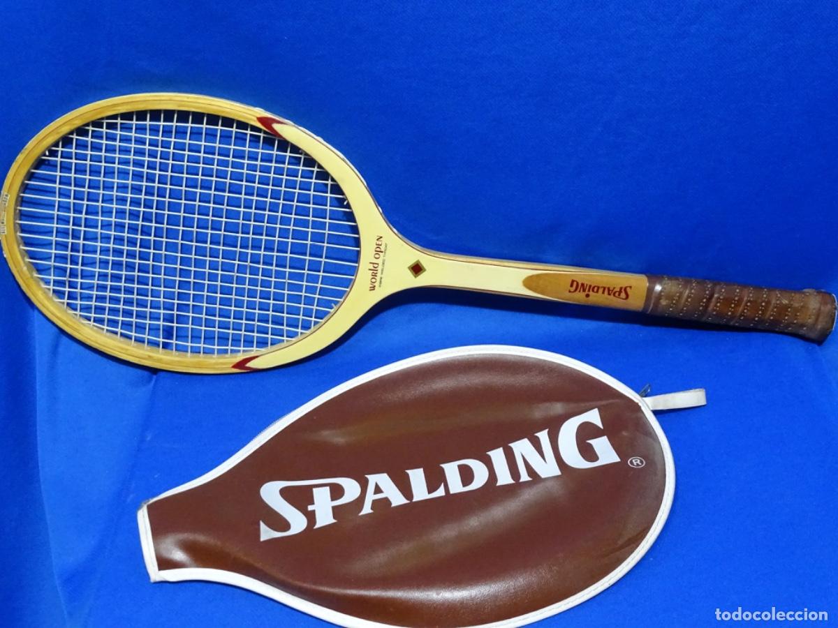 Coleccionismo deportivo: ANTIGUA RAQUETA MADERA SPALDING WORLD OPEN. CON FUNDA.