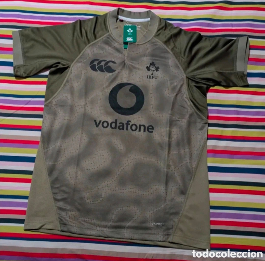 Coleccionismo deportivo: Camiseta aut&eacute;ntica rugby Irlanda nueva con etiquetas, talla S