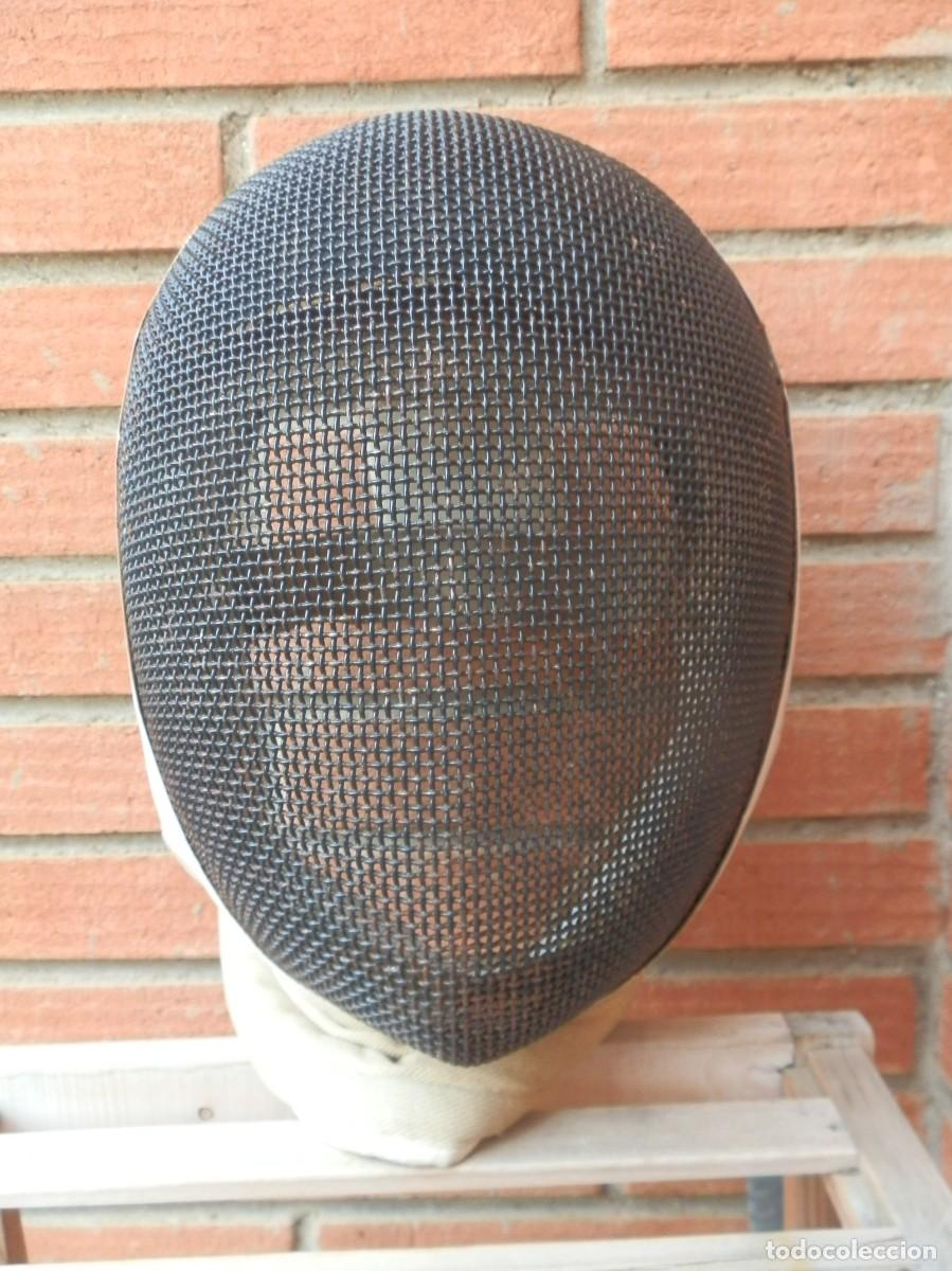 Colecionismo desportivo: Careta o m&aacute;scara de esgrima, equipo de protecci&oacute;n fundamental para el esgrimista.