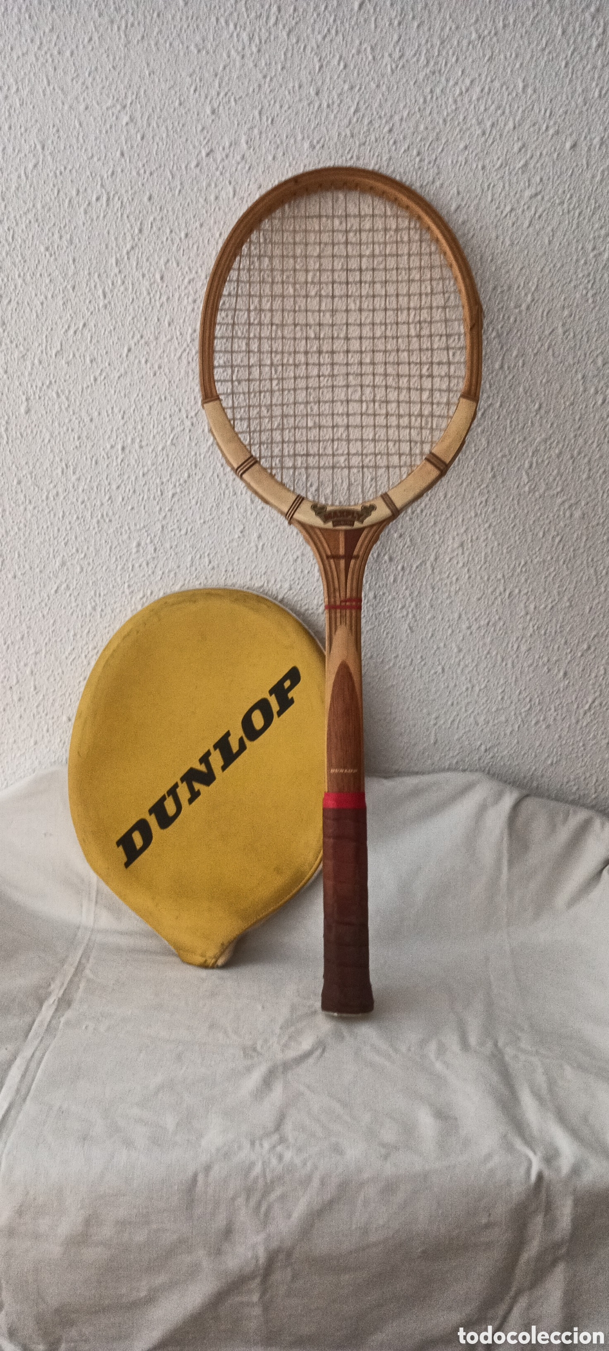 Coleccionismo deportivo: Raqueta Madera DUNLOP Maxply Made in England A&ntilde;os 70 - CON FUNDA. Para Restaurar