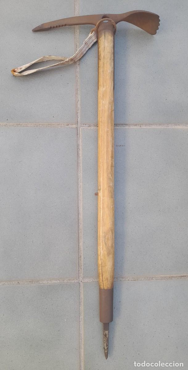 Coleccionismo deportivo: piolet de de madera stubai wallner, 71x28cm aprox, cabeza con oxido, marca apenas visible