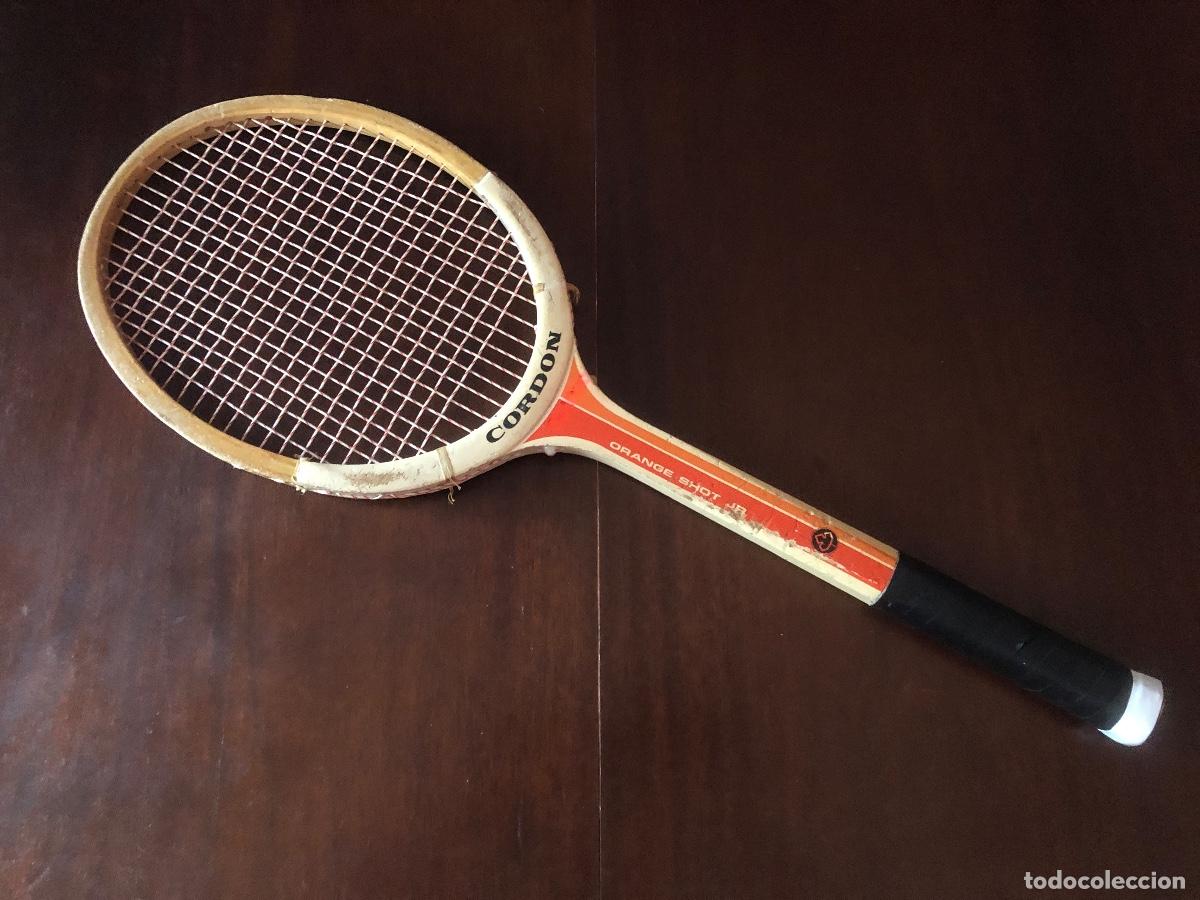 Coleccionismo deportivo: Antigua raqueta de tenis vintage de madera marca CORDON. Orange Shot JR. (65,7x23cm)