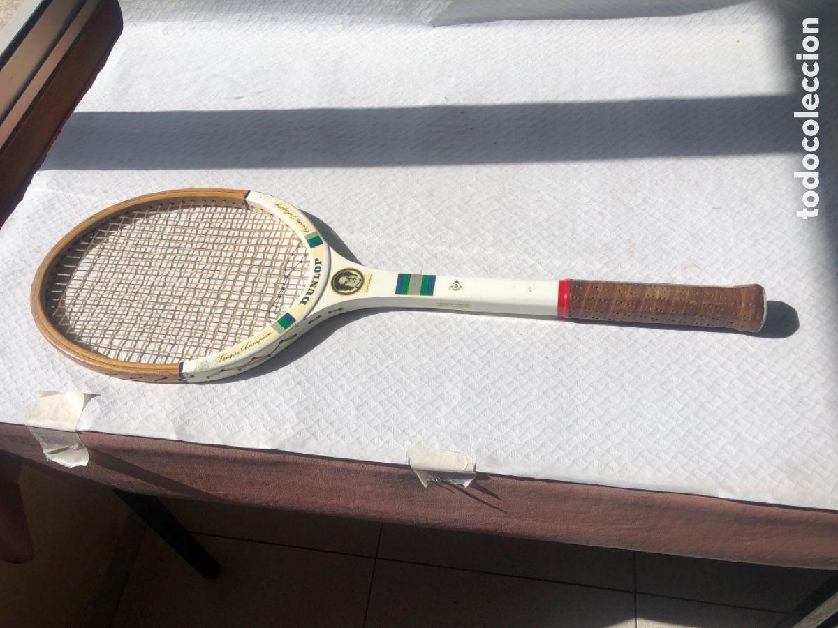 Coleccionismo deportivo: Antigua raqueta de tenis de madera rara DUNLOP EVONNE GOOLAGONG