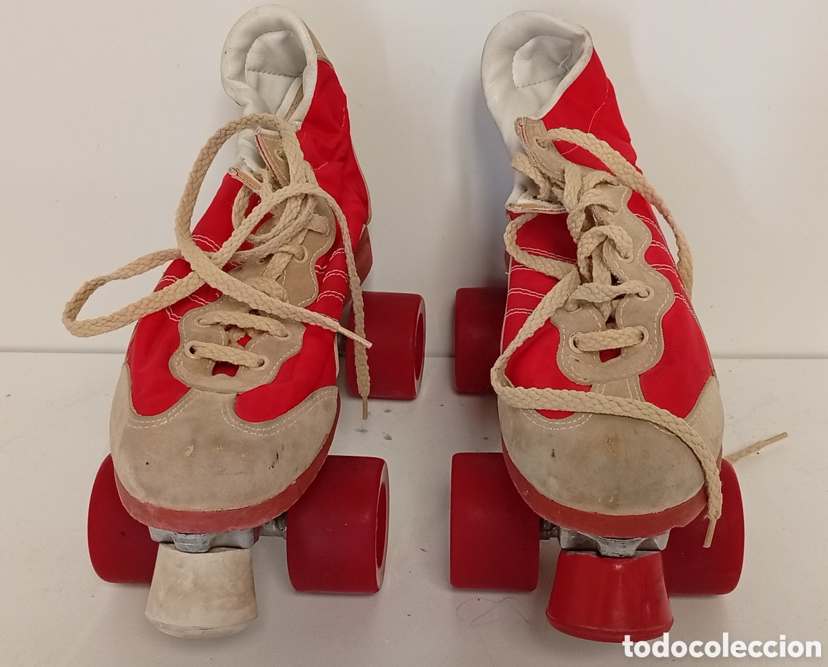 Coleccionismo deportivo: PATINES DE 4 RUEDAS RETRO DE LOS A&Ntilde;OS 80s O 90s