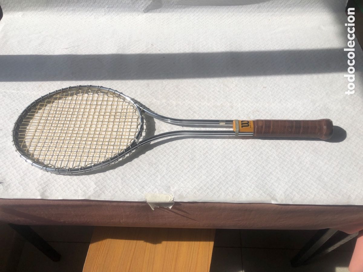 Coleccionismo deportivo: Antigua y rara raqueta de tenis WILSON T 2000