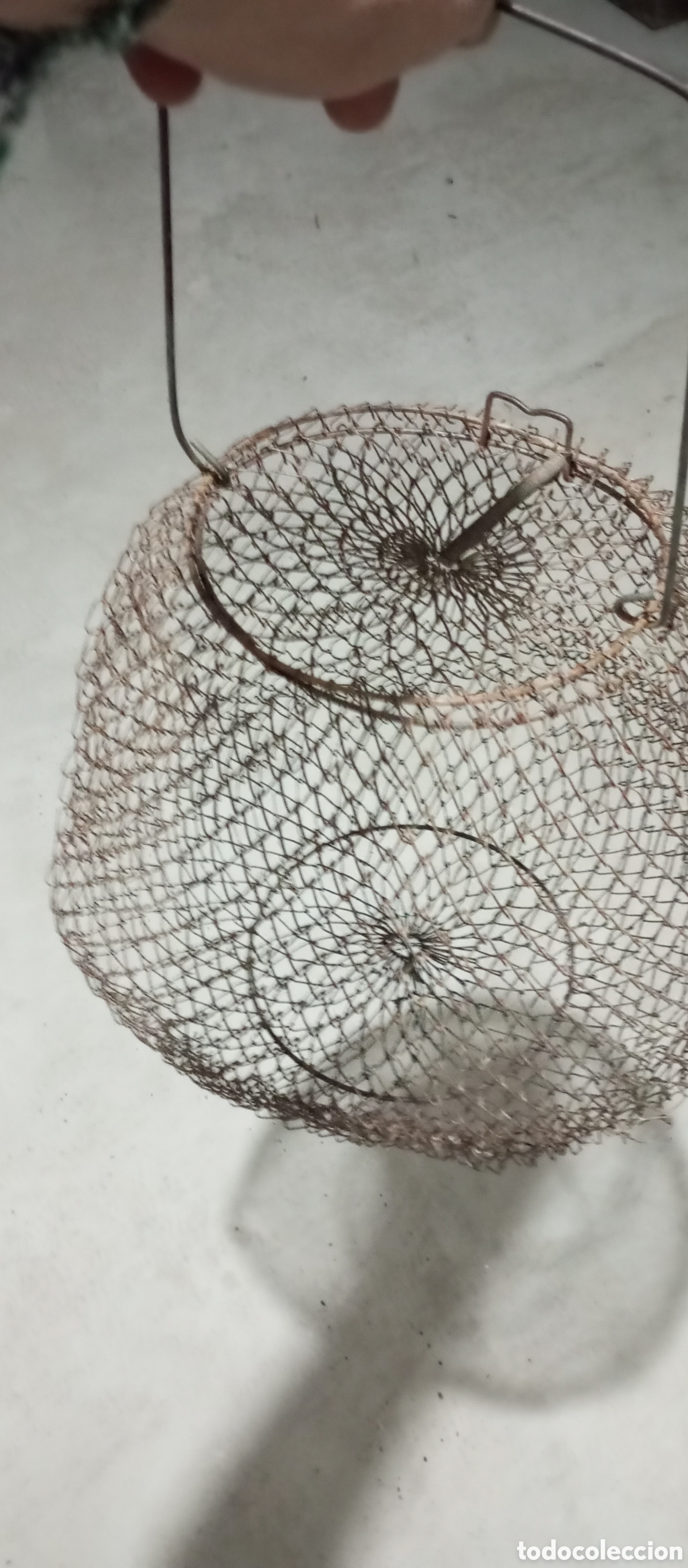 Coleccionismo deportivo: Antigua cesta para peces a&ntilde;os 60/70
