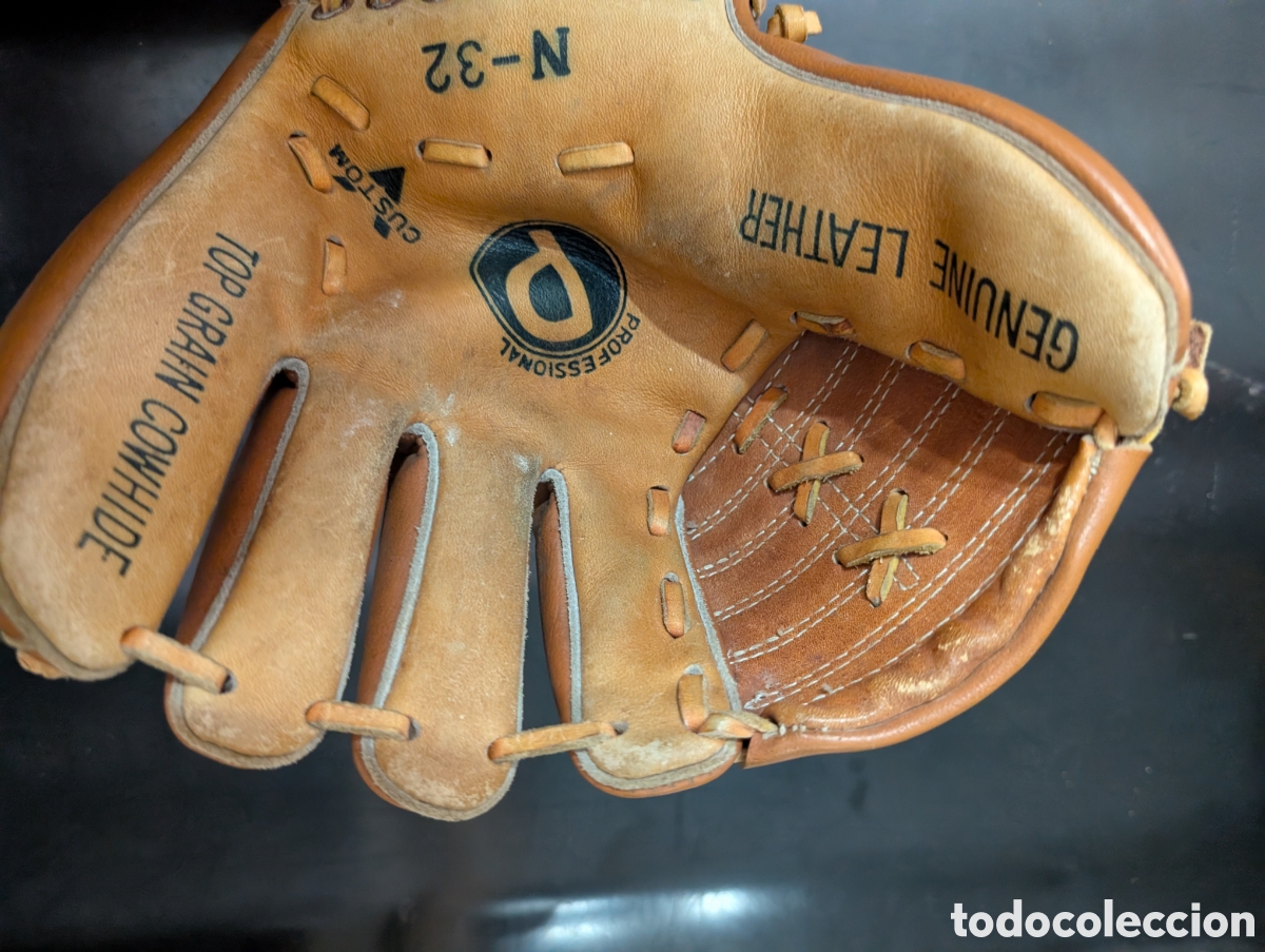 Coleccionismo deportivo: Guante de b&eacute;isbol Professional P N-32 de Cuero
