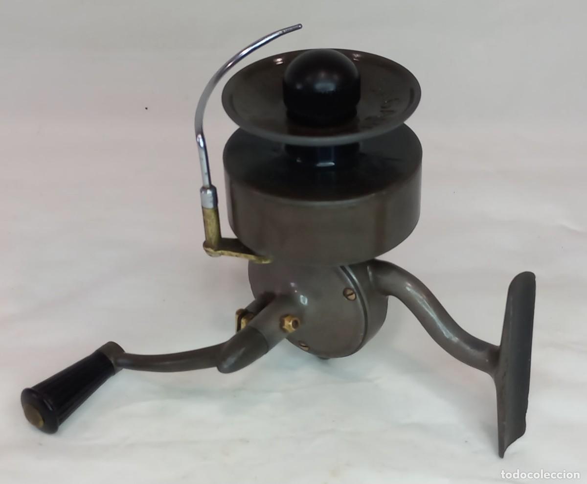 Sammelleidenschaft Sport: ANTIGUO CARRETE DE PESCA SAGARRA mod. 46 CON CUERPO PATA S