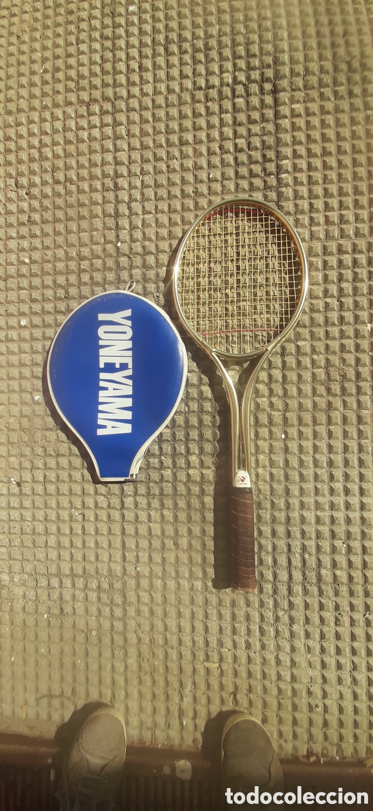 Sports collectibles: raqueta yoneyama y funda vintage