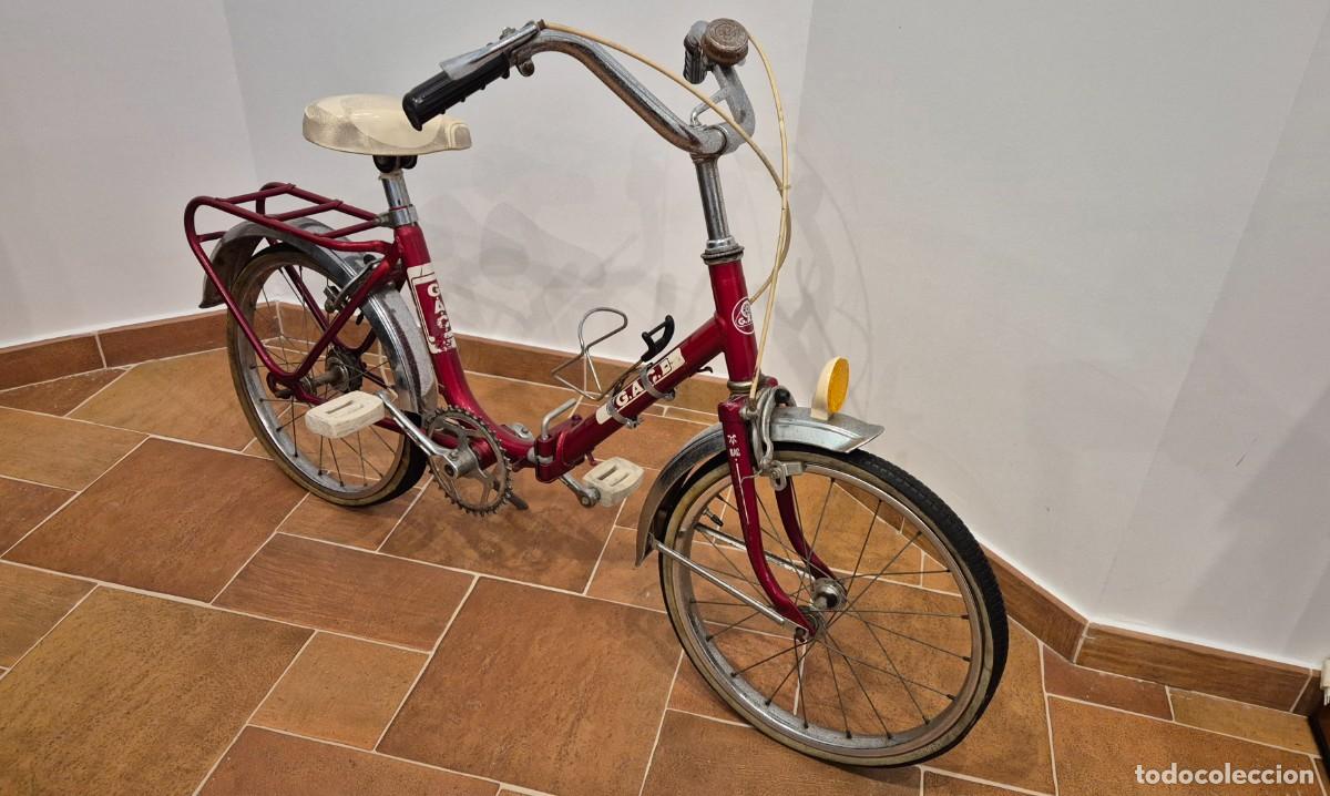 Coleccionismo deportivo: Bicicleta vintage G.A.C. roja y blanca a&ntilde;os 80