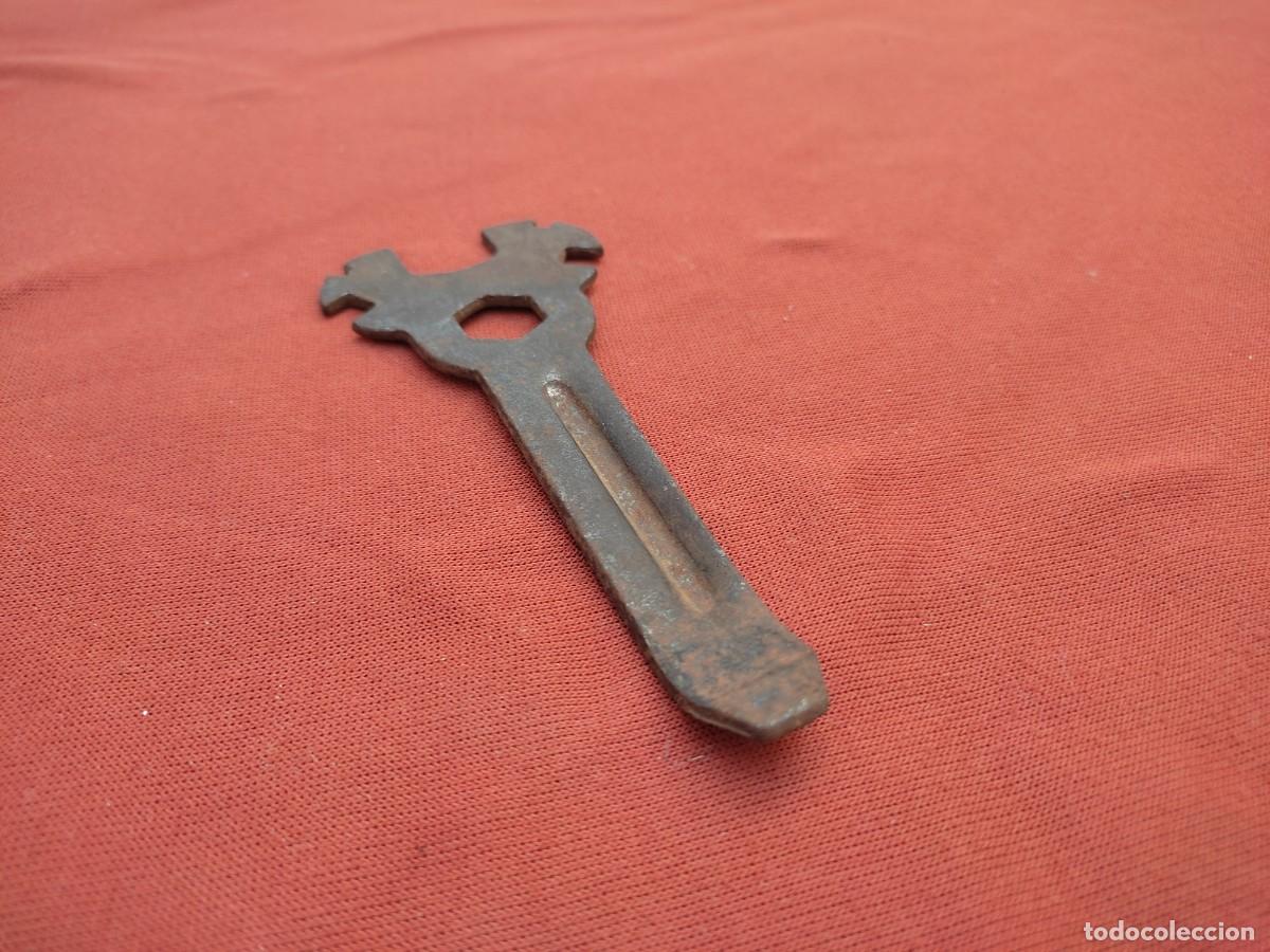 Coleccionismo deportivo: antigua llave de reparacion de bicicleta o bici