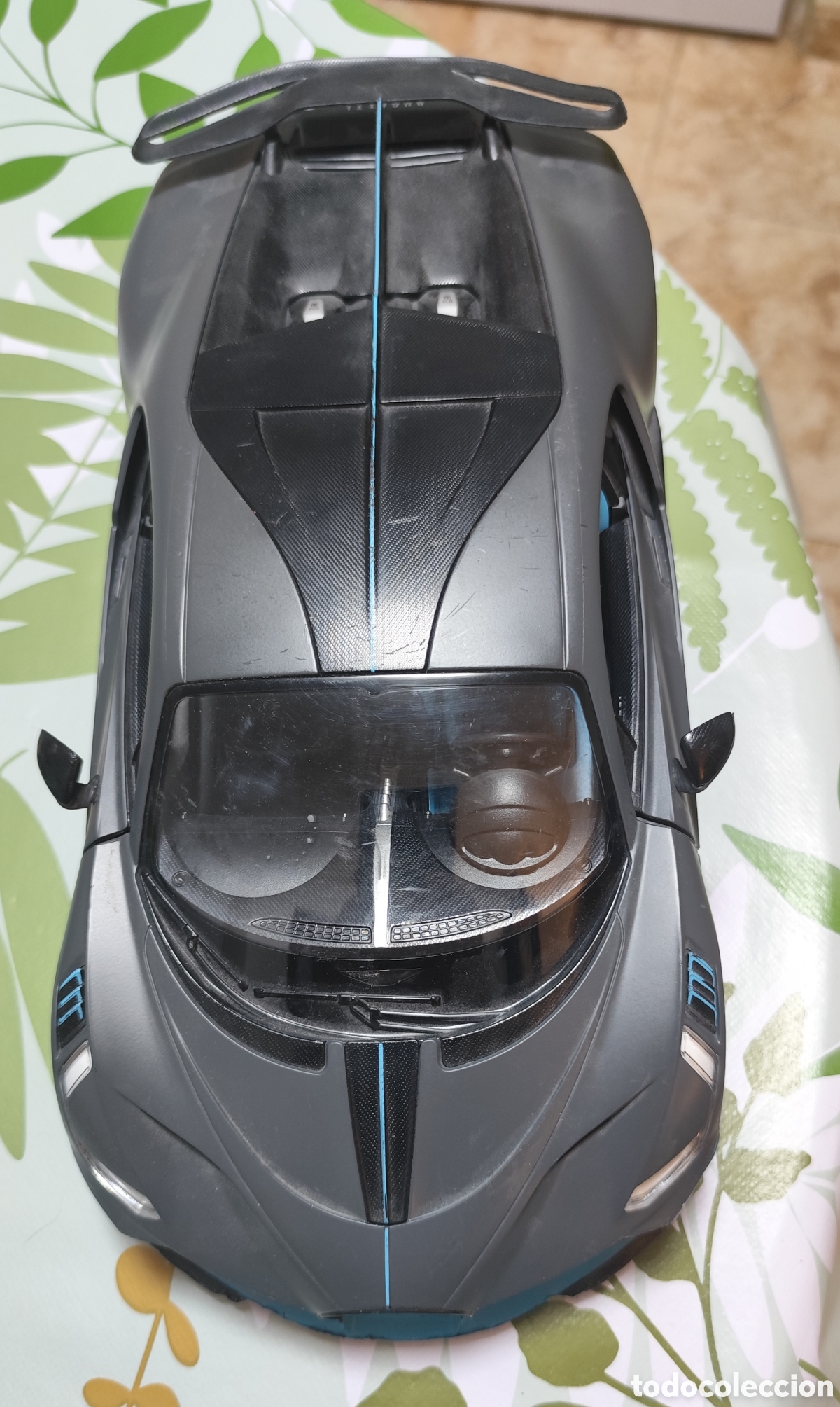 Coleccionismo deportivo: Bugatti Divo teledirigido 1:14