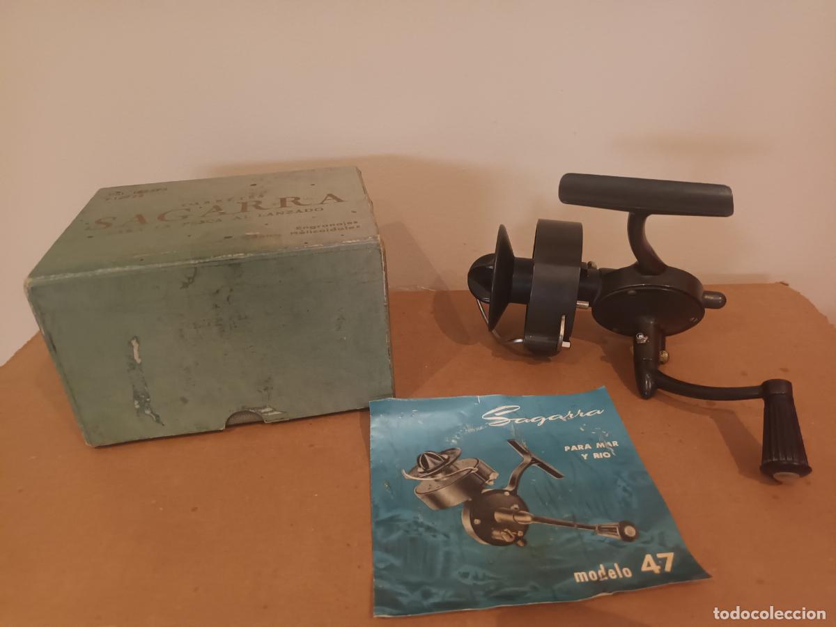 Coleccionismo deportivo: ANTIGUO CARRETE DE PESCA SAGARRA MODELO 47 CAJA Y INSTRUCCIONES