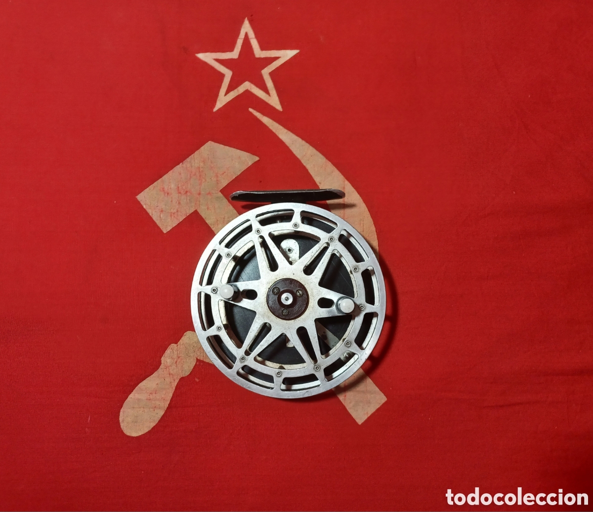 Coleccionismo deportivo: Carrete de pesca URSS 1969 - Foto 1
