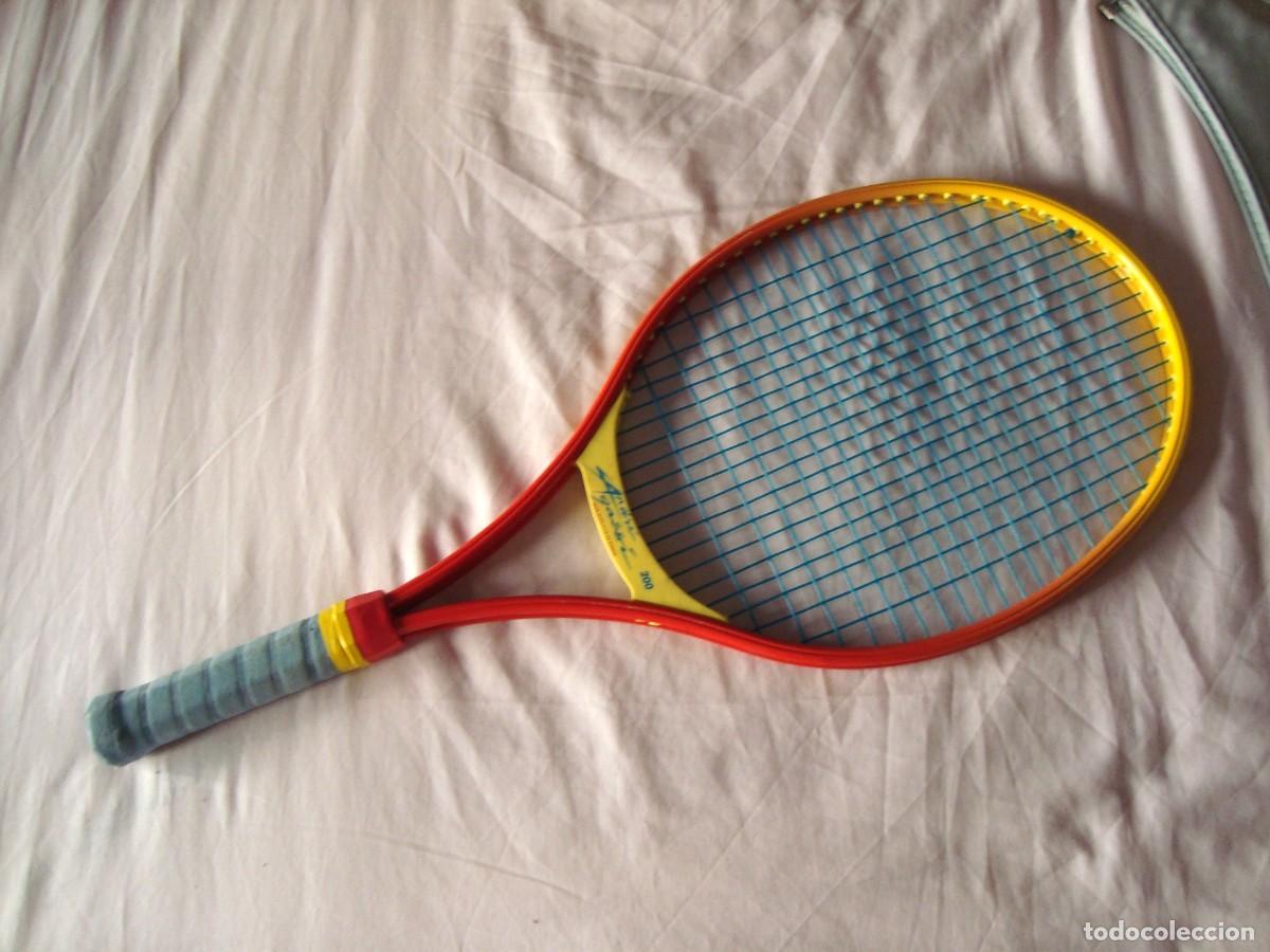 Coleccionismo deportivo: ANTIGUA RAQUETA ANDR&Eacute; AGASSI 200 CON SU FUNDA
