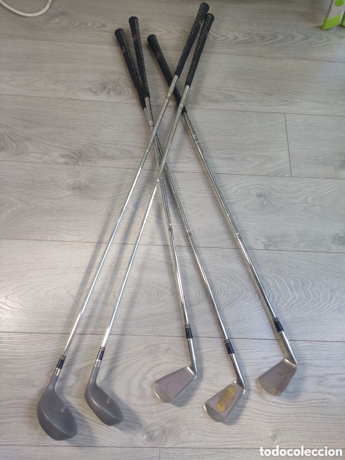 Coleccionismo deportivo: SET DE 5 PALOS DE GOLF BOOMERANG (HIERROS 3,5 y 7, HIBRIDO 5 21 y DRIVER 10'5.