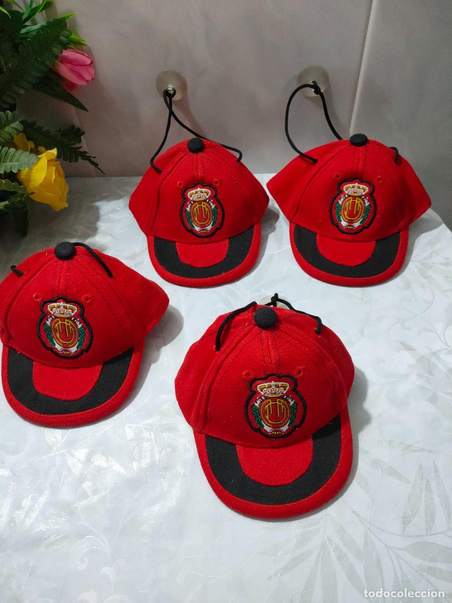 Coleccionismo deportivo: 4 LOTE VISERAS REAL CLUB DEPORTIVO DE MALLORCA ➕ OTROS REGALOS