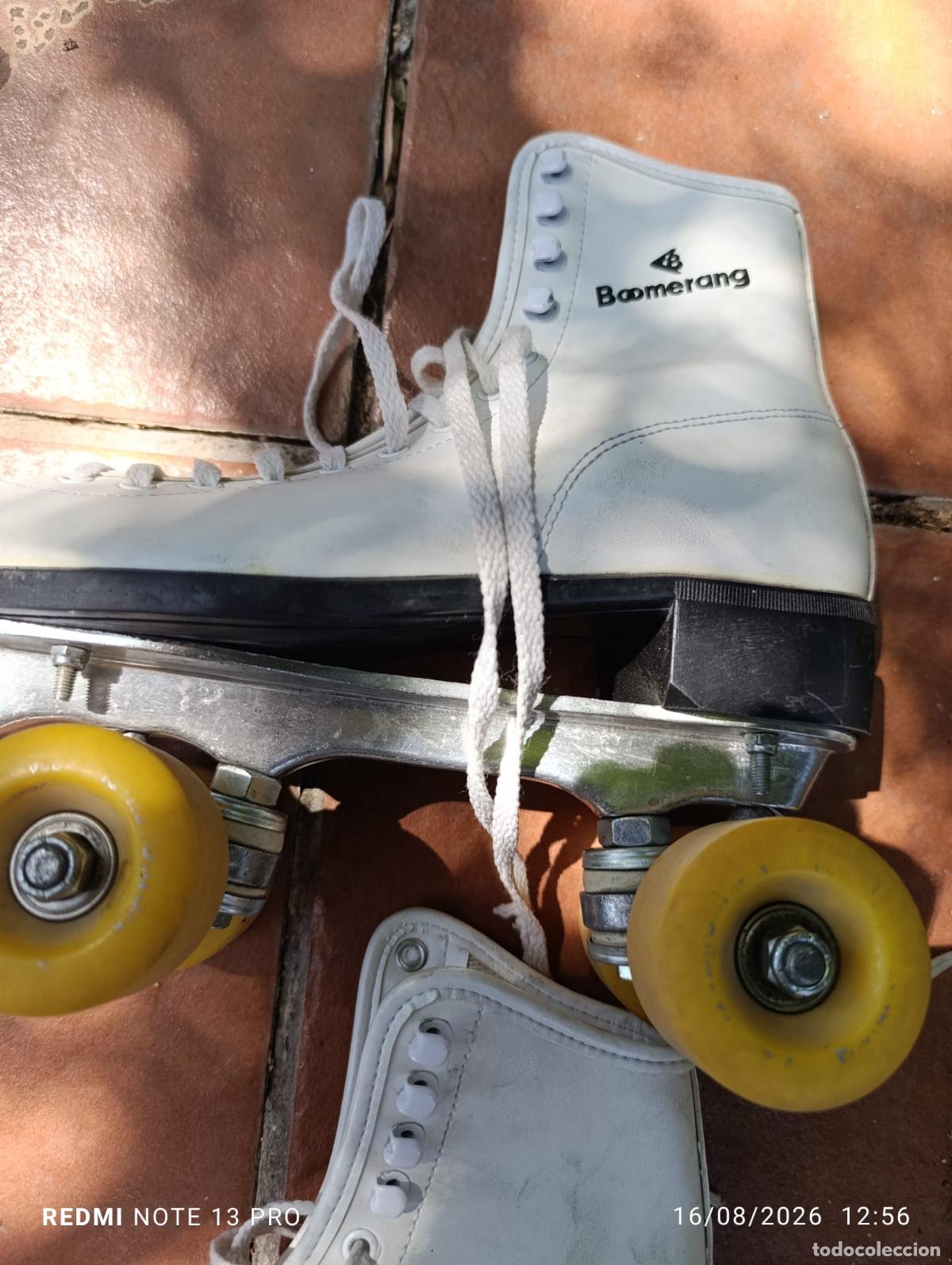 Coleccionismo deportivo: BOTAS CON PATINES BOOMERANG N&ordm; 38.