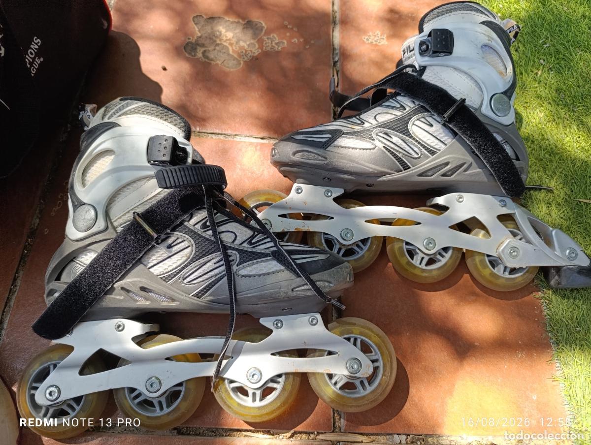 Coleccionismo deportivo: BOTAS CON PATINES LINEA FILA N&ordm; 37.