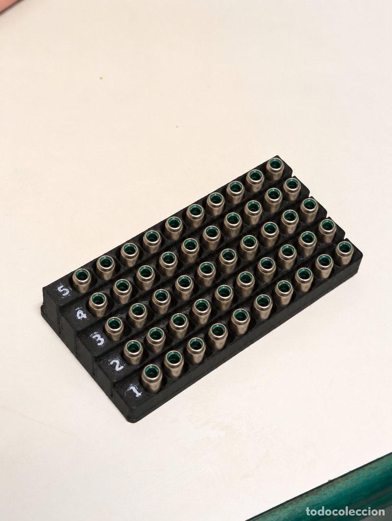 Coleccionismo deportivo: Organizador escalonado 9 mm para tiro deportivo 50 huecos