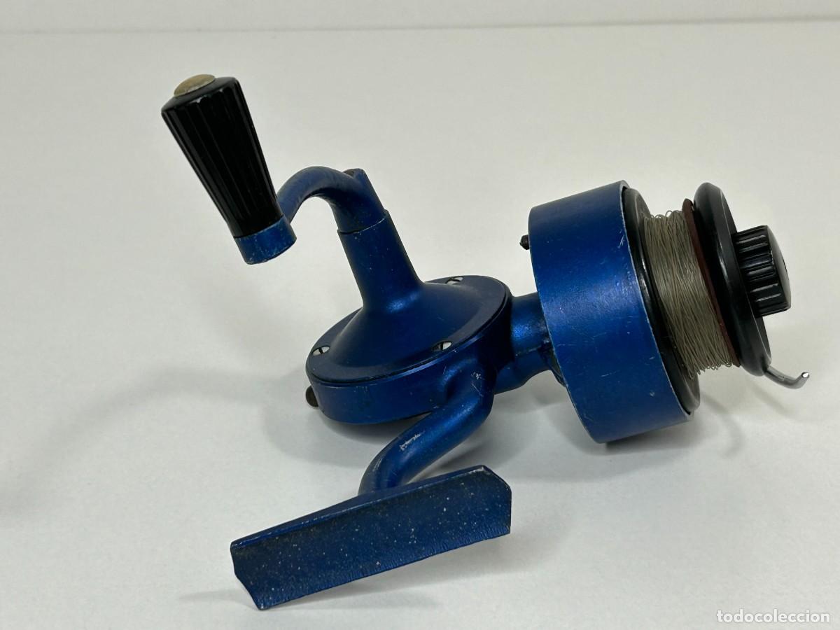 Coleccionismo deportivo: ANTIGUO CARRETE PESCA SAGARRA AZUL