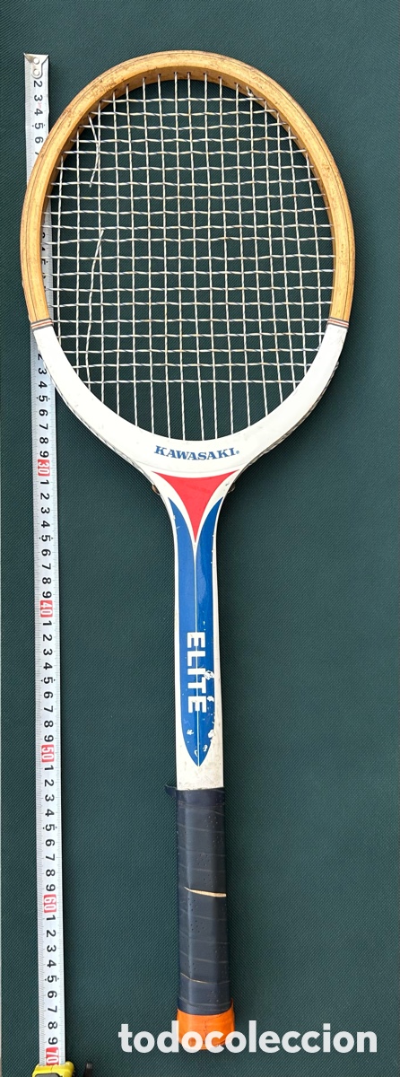 Coleccionismo deportivo: Antigua Raqueta de Tenis de Madera KAWASAKI ELITE A&ntilde;os 70 con funda original