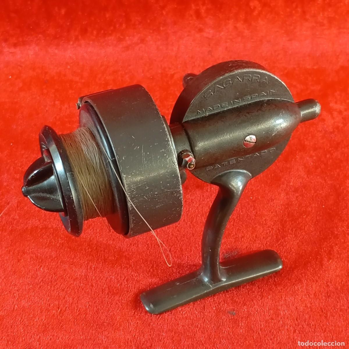 Coleccionismo deportivo: CARRETE DE PESCA GIRATORIO VINTAGE - SAGARRA - MOD 51 - PATENTADO - COLOR GRIS CL&Aacute;SICO - 04