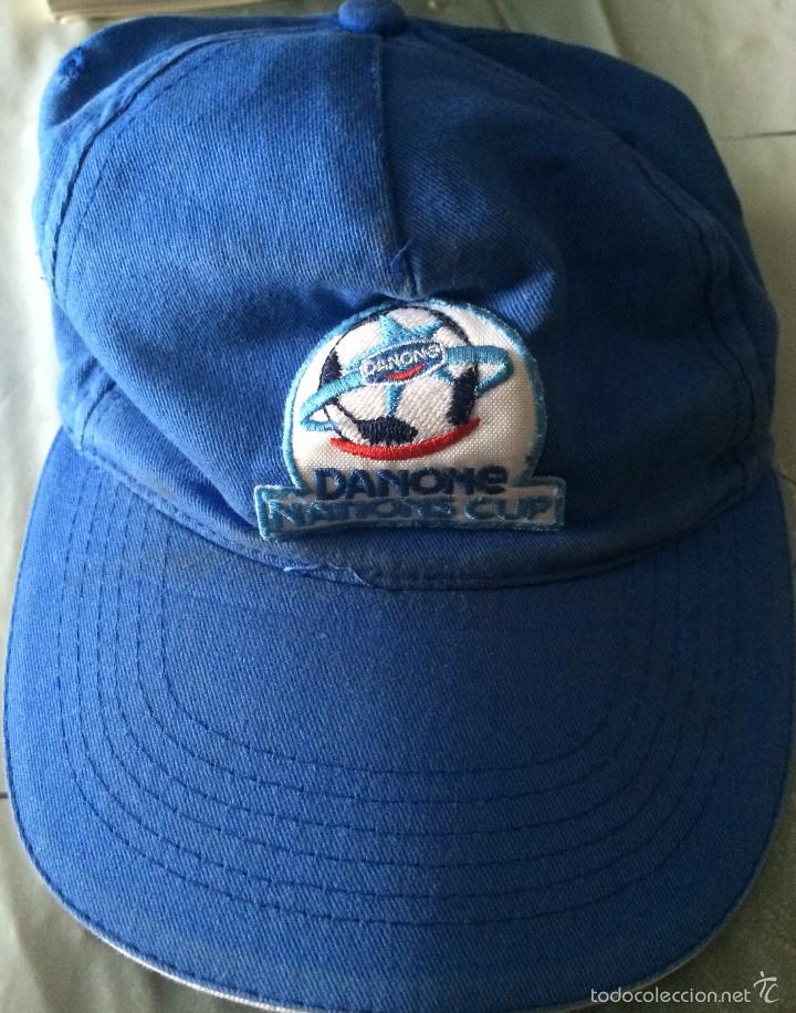 Coleccionismo deportivo: Gorra de Danone Nations Cup de f&uacute;tbol. Buen estado. - Foto 1