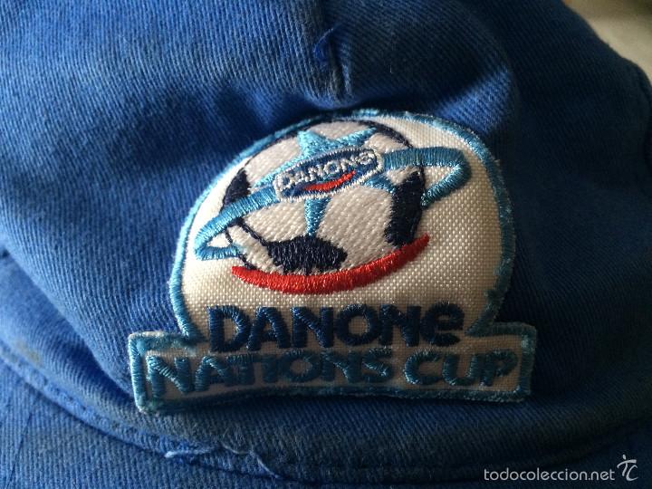 Coleccionismo deportivo: Gorra de Danone Nations Cup de f&uacute;tbol. Buen estado. - Foto 2
