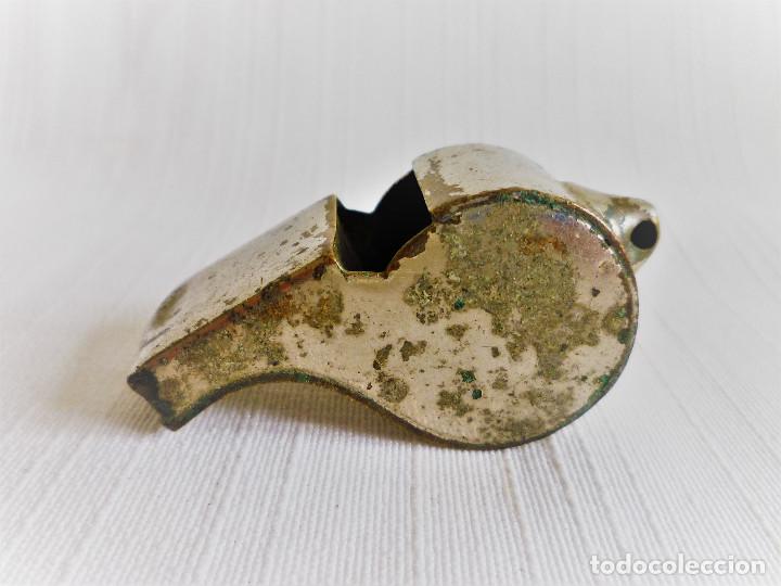 Coleccionismo deportivo: SILBATO ANTIGUO PROFESIONAL - Foto 2