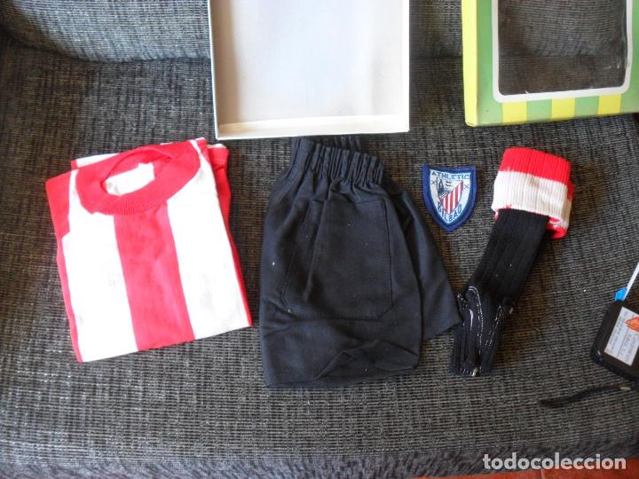 Coleccionismo deportivo: traje futbol atletic bilbao,a&ntilde;os 70,nuevo,hecho en Mataro,talla 00,no hay otro colgado