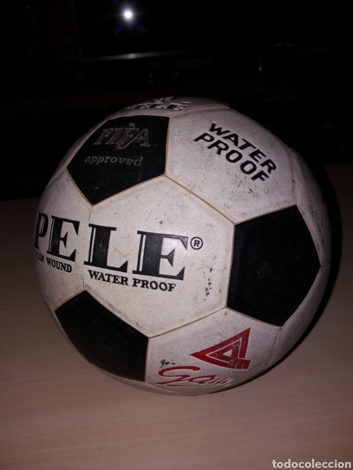 Coleccionismo deportivo: Antiguo bal&oacute;n PEL&Eacute;- Official size 5 - Foto 2