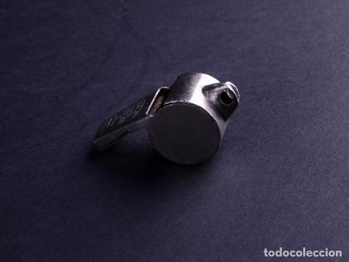 Coleccionismo deportivo: SILBATO PROFESIONAL ANTIGUO - Foto 3
