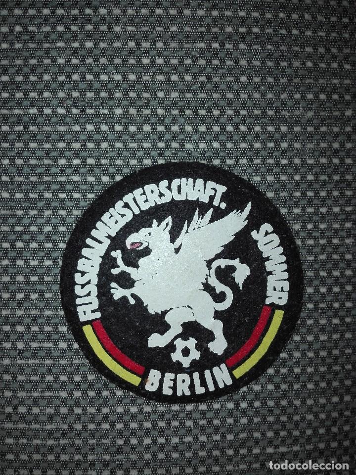 Coleccionismo deportivo: Escudo berlin - Foto 1