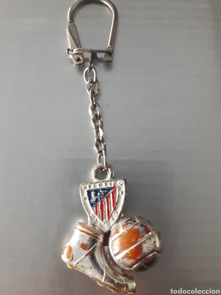 Coleccionismo deportivo: Llavero a&ntilde;os 60 Athletic de Bilbao - Foto 2