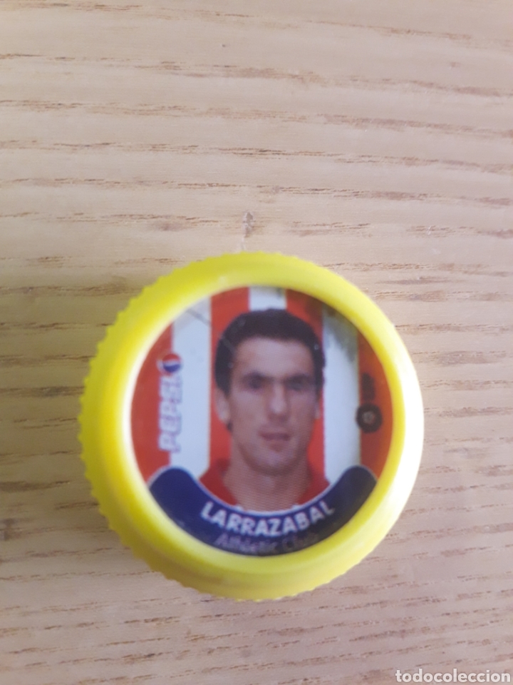 Collectionnisme sportif: F&Uacute;TBOL TAP&Oacute;N PEPSI LARRAZABAL ATHLETIC BILBAO TAPONAZOS DE LAS ESTRELLAS LIGA 2001 2002 DE PEPSI